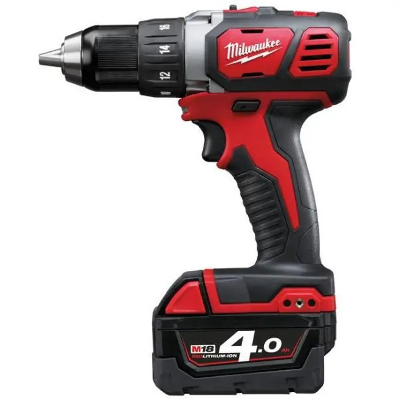Milwaukee M18 BDD-402C Borr-/Skruvdragare 18V (2x4,0ah) Sista chansen